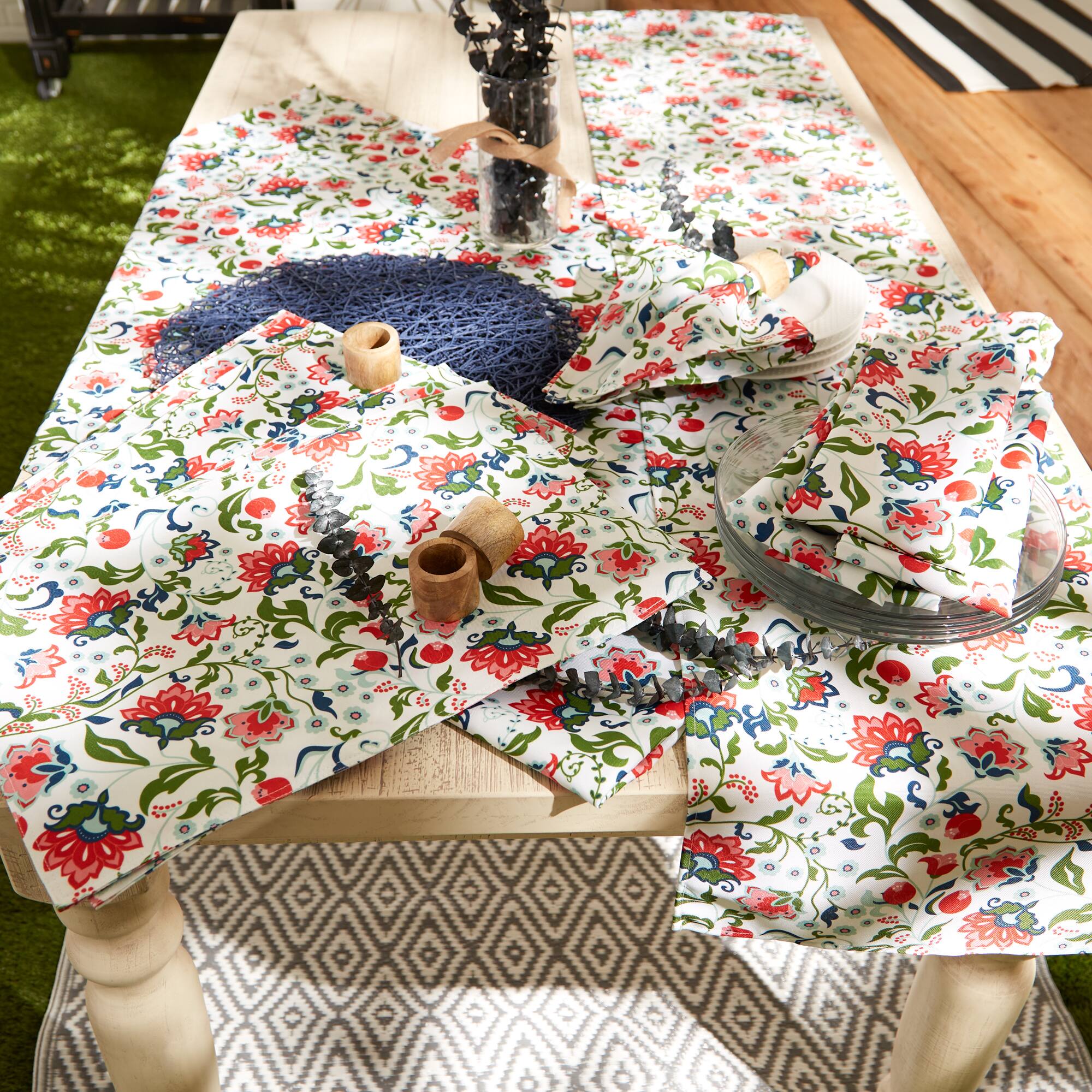 DII® Garden Floral Print Outdoor Tablecloth With Zipper 60x84"